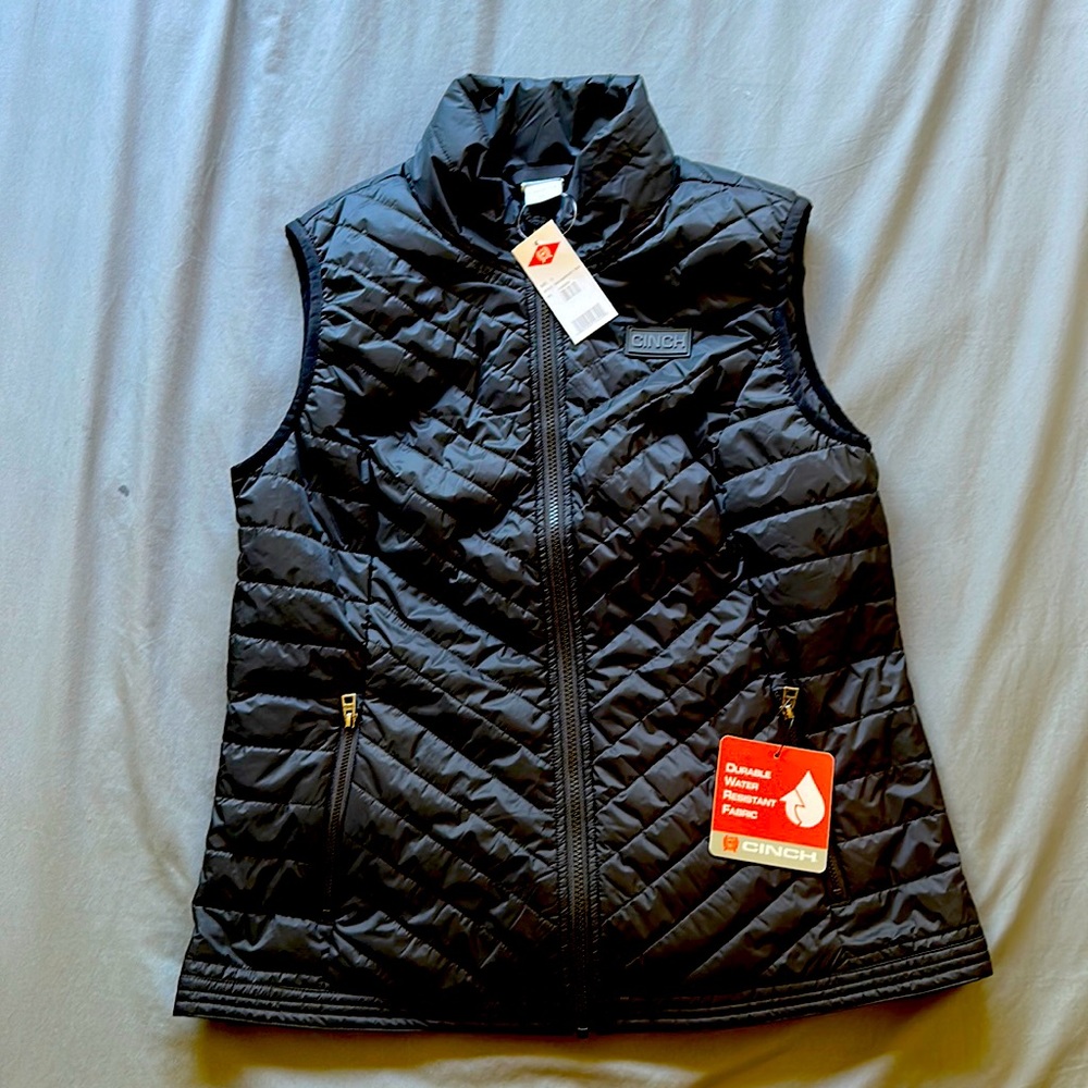 BNWT Cinch light puffer vest
